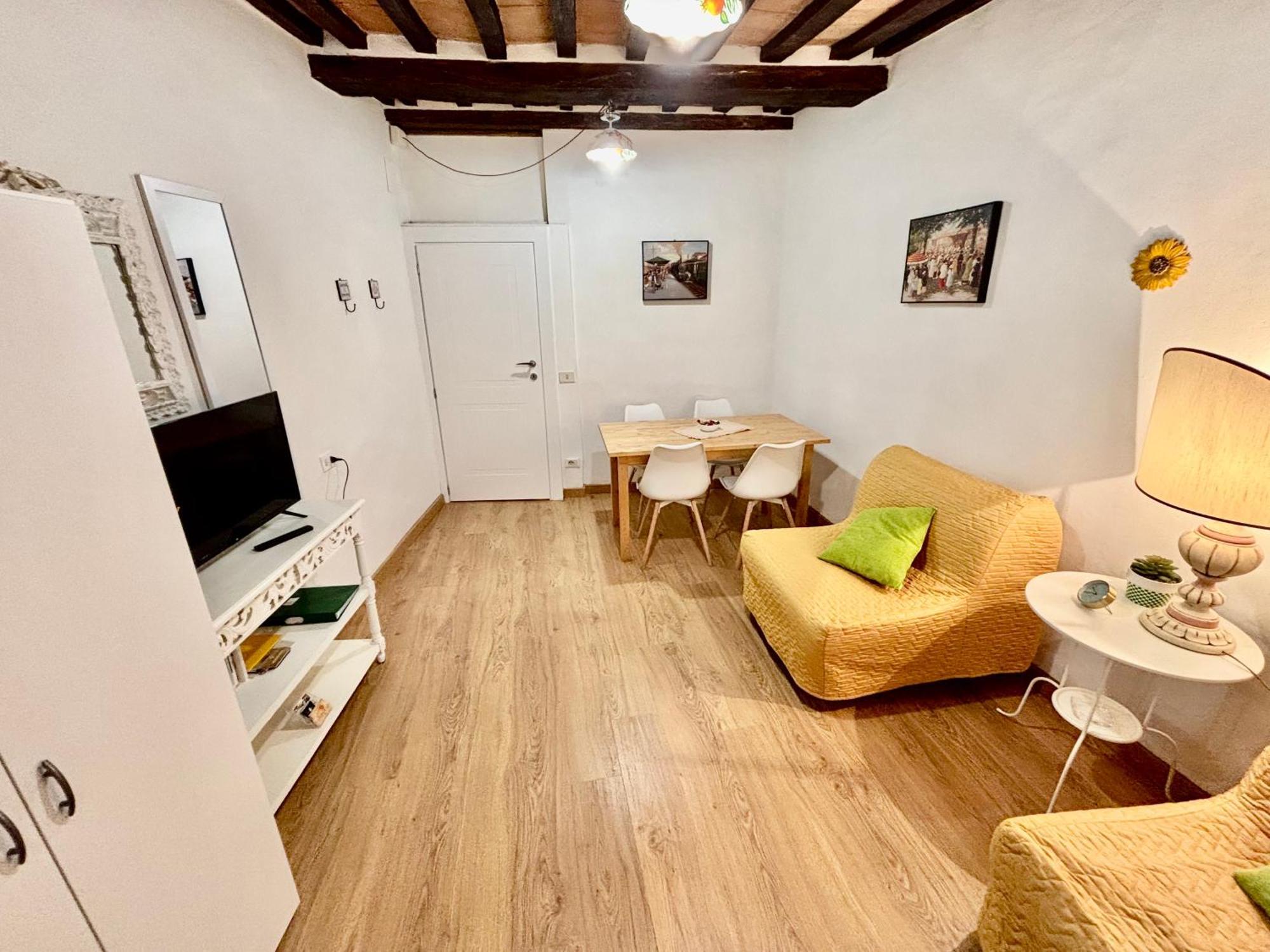 Red House Διαμέρισμα Γκούμπιο Εξωτερικό φωτογραφία