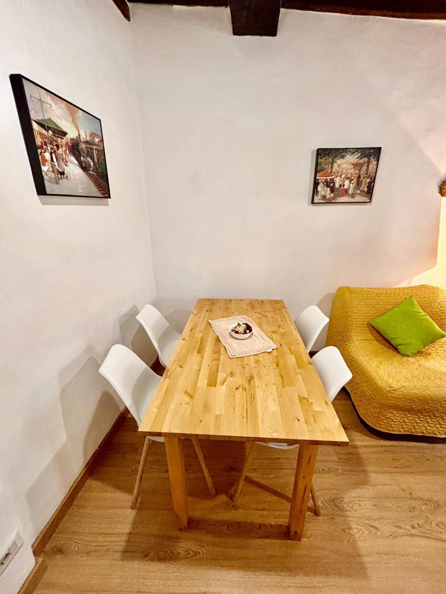 Red House Διαμέρισμα Γκούμπιο Εξωτερικό φωτογραφία