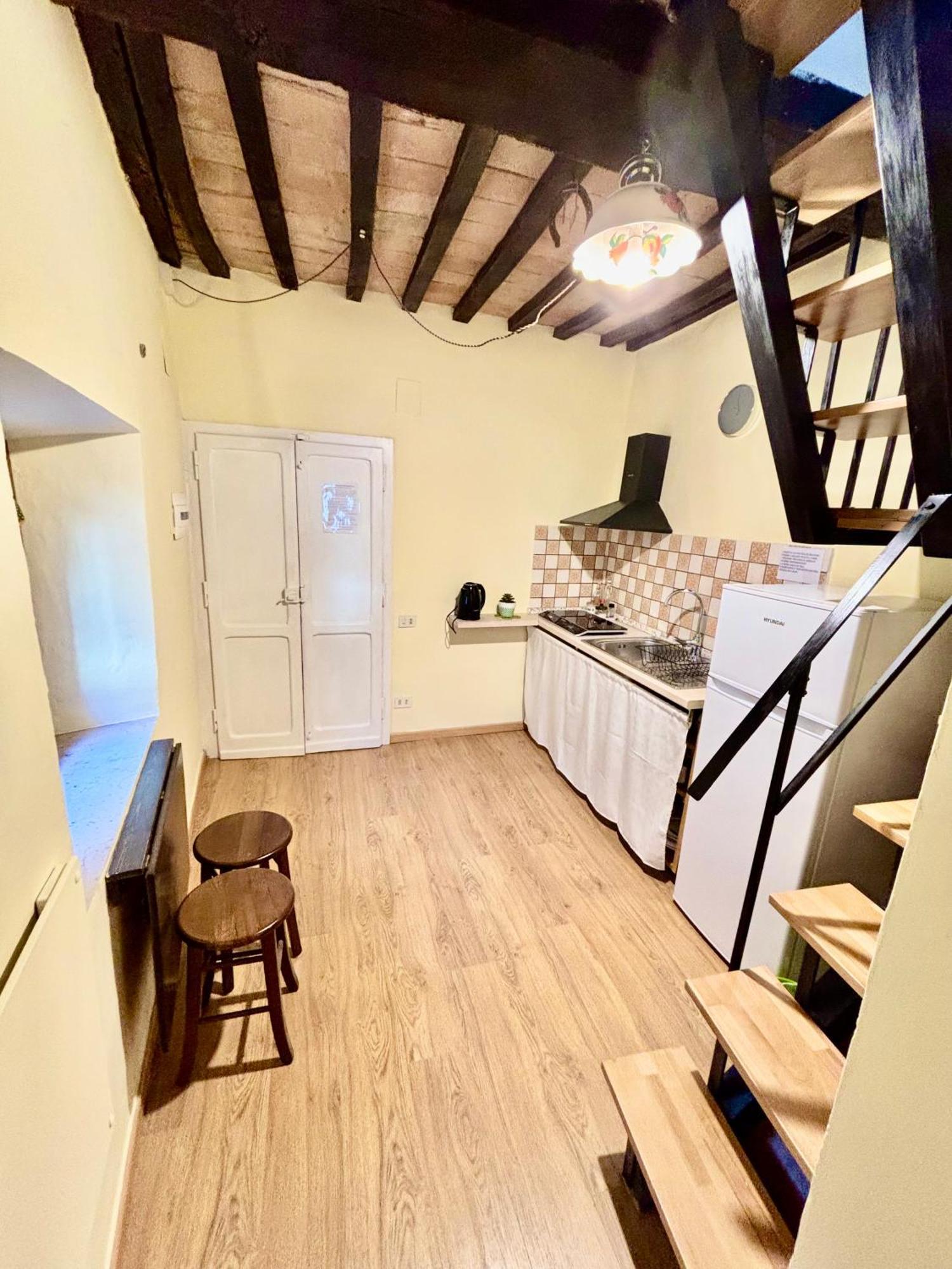 Red House Διαμέρισμα Γκούμπιο Εξωτερικό φωτογραφία
