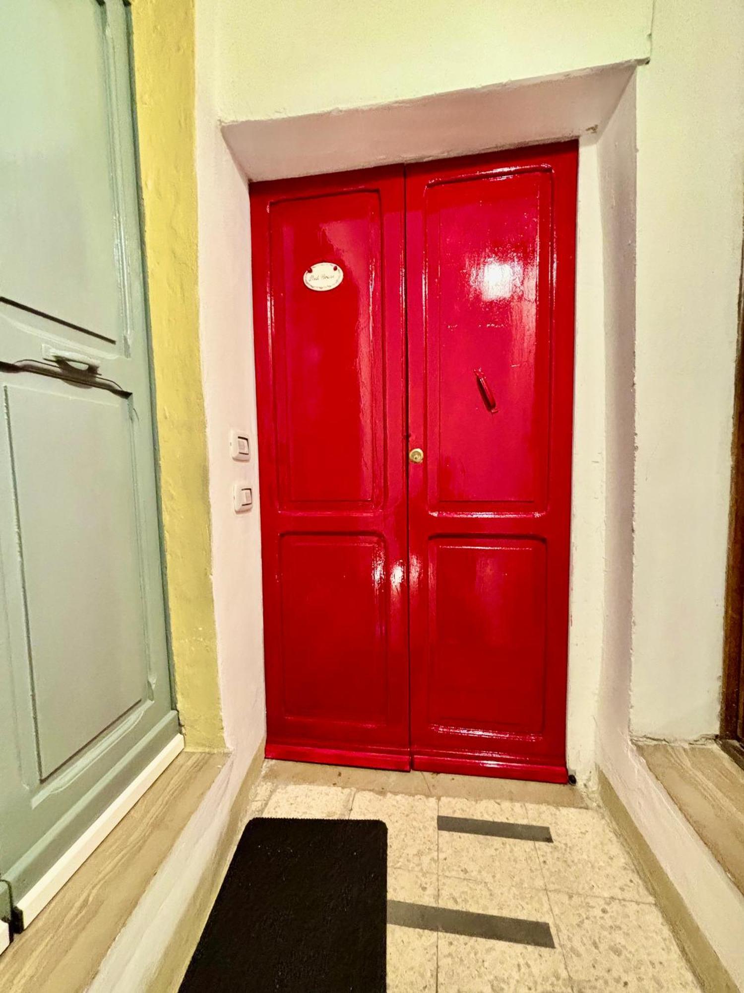 Red House Διαμέρισμα Γκούμπιο Εξωτερικό φωτογραφία